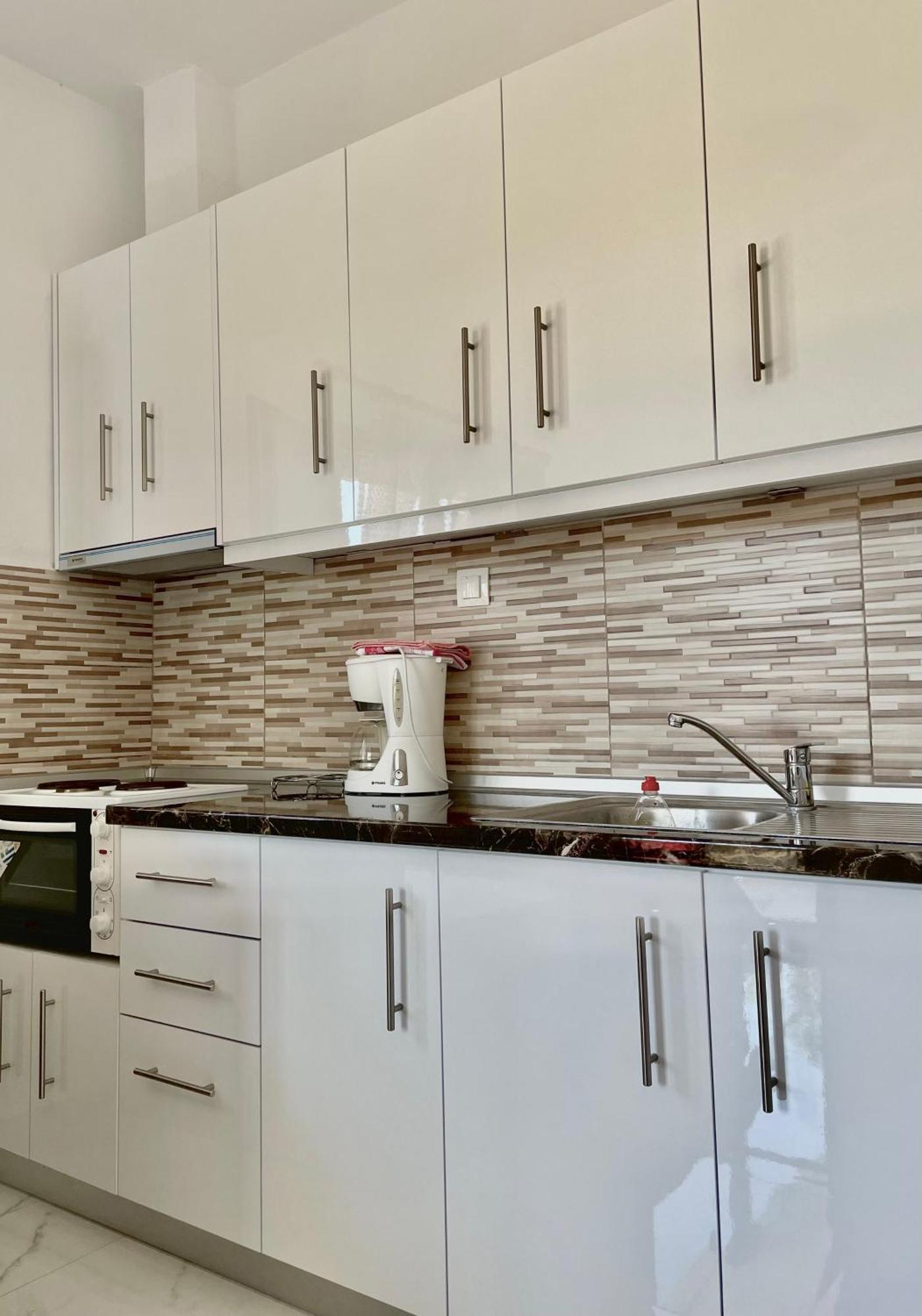 Anna Dani Apartments Вурвуру Экстерьер фото